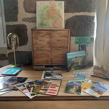 Hébergement de vacances Charmante Maison Salers Cantal Saint-Projet-de-Salers