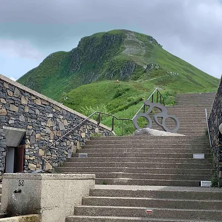 Charmante Maison Salers Cantal Hébergement de vacances