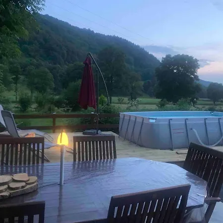Hébergement de vacances Charmante Maison Salers Cantal Saint-Projet-de-Salers